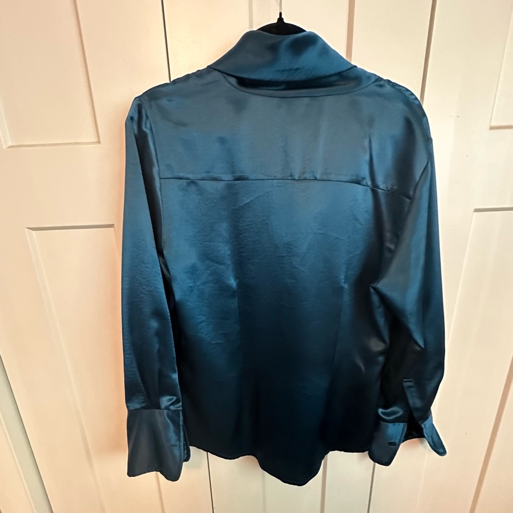 Harve Benard Blue Bell Sleeve Blouse with Tie Front - Picture 4 of 5